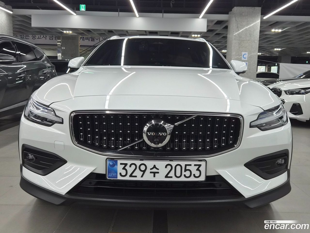 Volvo V60 Cross Country 2023
