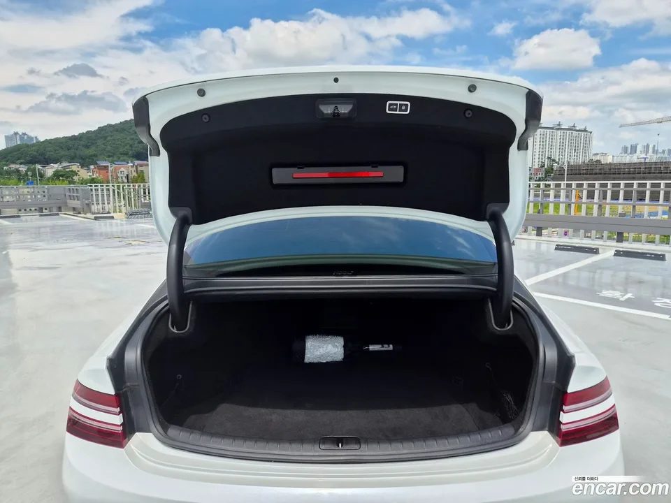 Genesis G80 2.5 AWD 2023 — миниатюра 5