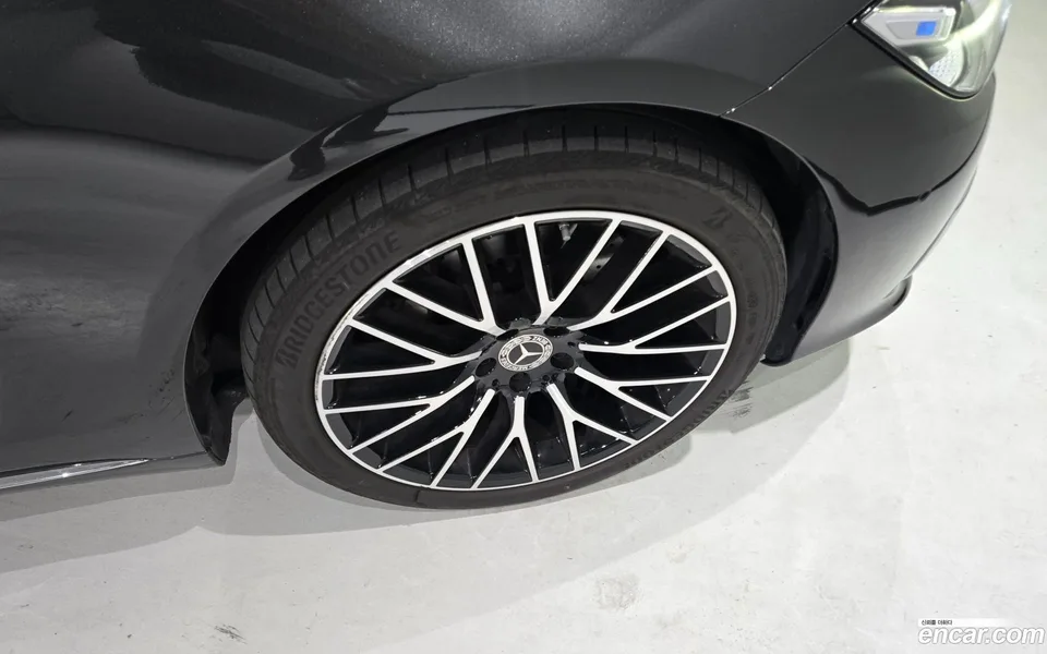 Mercedes-Benz S-Class S580L 4MATIC 2025 — thumbnail 2