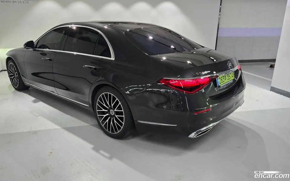 Mercedes-Benz S-Class S580L 4MATIC 2025 — thumbnail 3