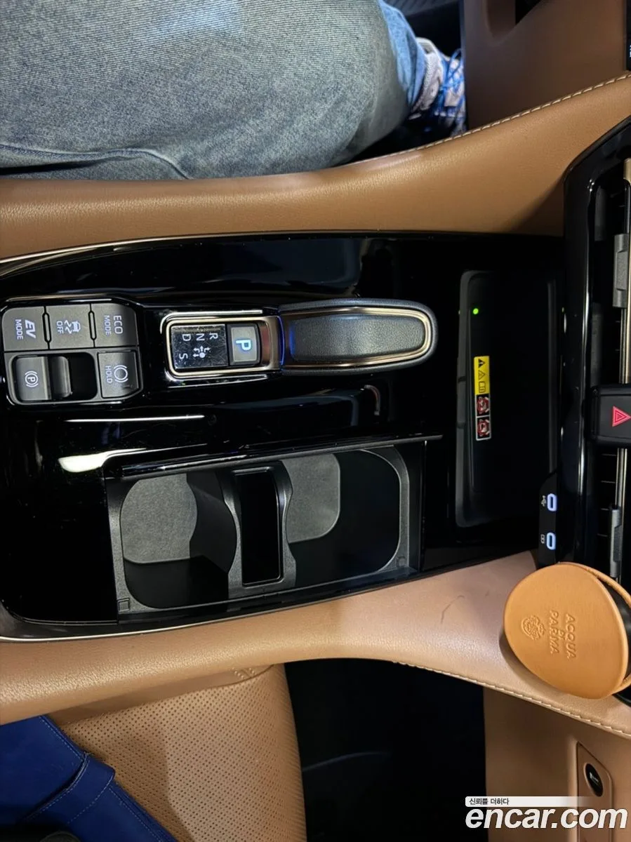 Toyota Alphard 2.5 HEV AWD 2025 — thumbnail 2