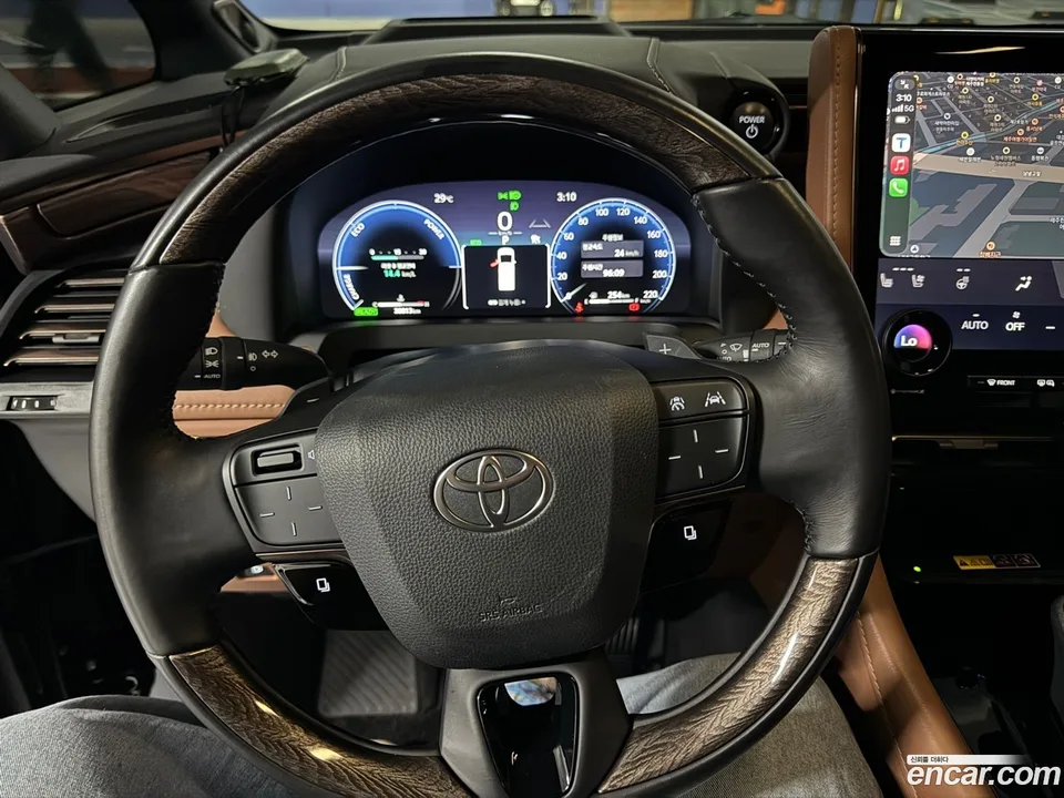 Toyota Alphard 2.5 HEV AWD 2025 — thumbnail 4