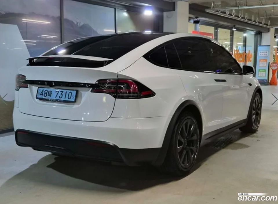 Tesla Model X AWD 2023 — thumbnail 4