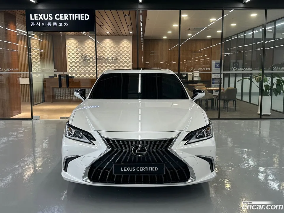 Lexus ES 300h 2023 — миниатюра 3