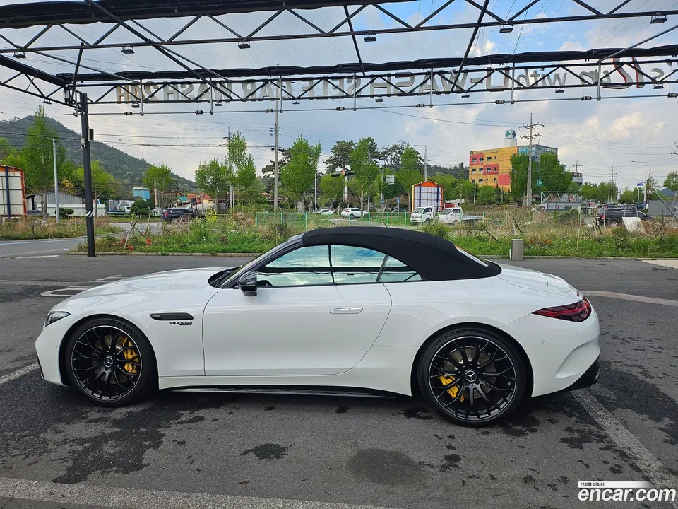 Mercedes-Benz SL-Class AMG SL63 4MATIC+ 2023 — photo 1, buy with delivery to Moscow