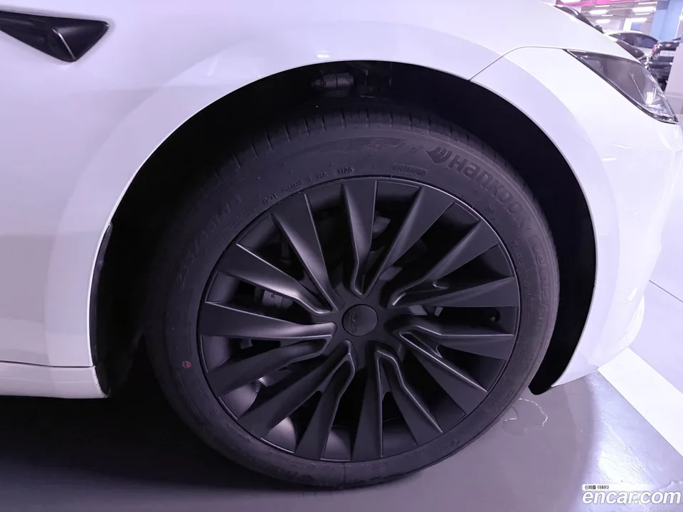 Tesla Model 3 RWD 2024 — thumbnail 2
