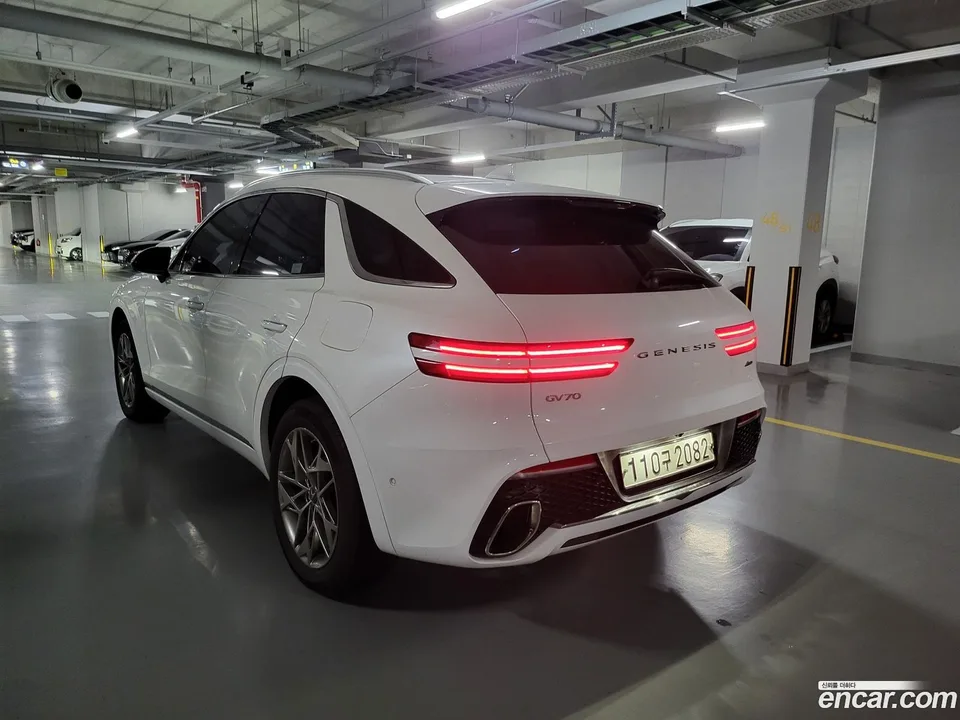 Genesis GV70 2.5T AWD 2022 — миниатюра 2