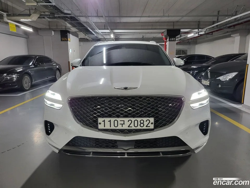 Genesis GV70 2.5T AWD 2022 — фото 1, купить с доставкой в Москву