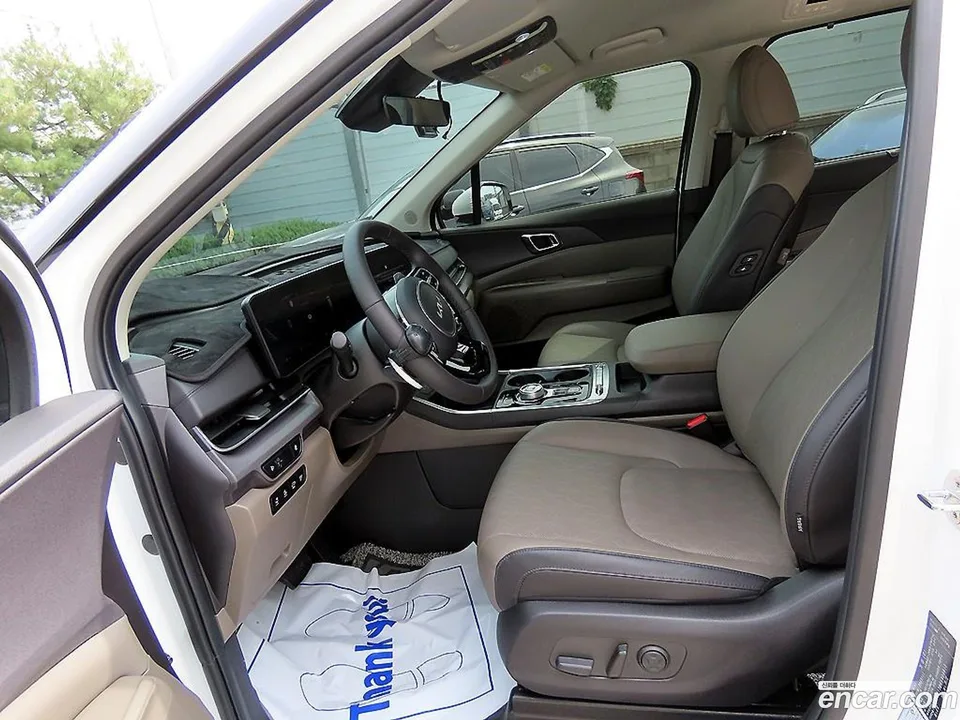 Kia Carnival 9 2023 — thumbnail 2