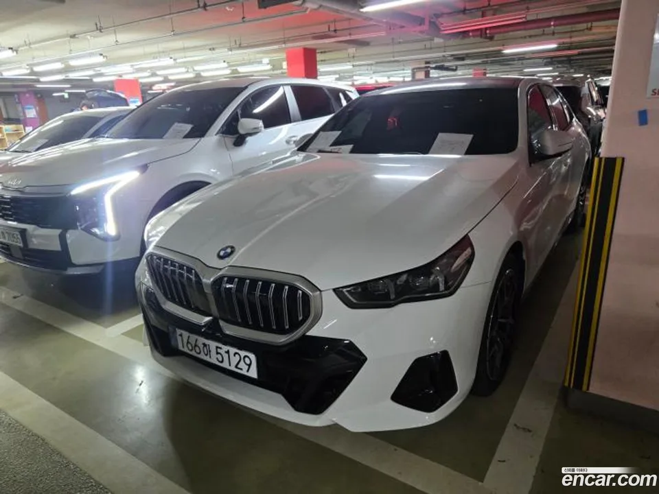BMW 5 Series 520i M 2026 — photo 1, buy with delivery to Moscow
