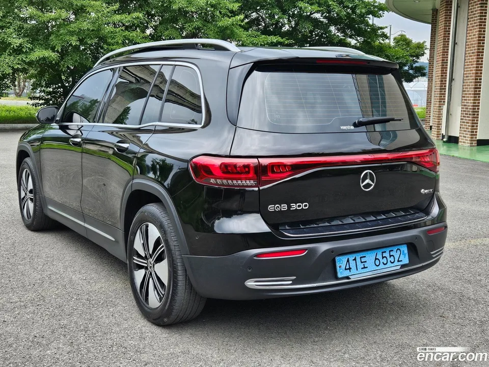 Mercedes-Benz EQB EQB300 4MATIC 2024 — thumbnail 5