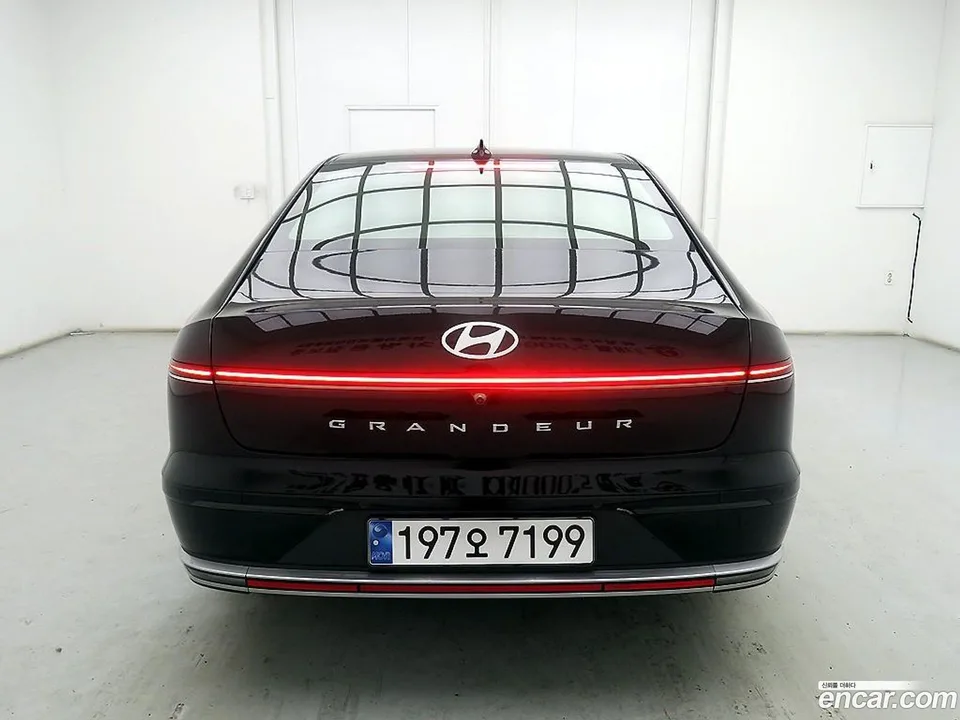 Hyundai Grandeur 2.5 2WD 2023 — thumbnail 3
