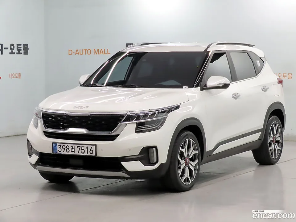 Kia Seltos 1.6 2WD 2022 — photo 1, buy with delivery to Moscow