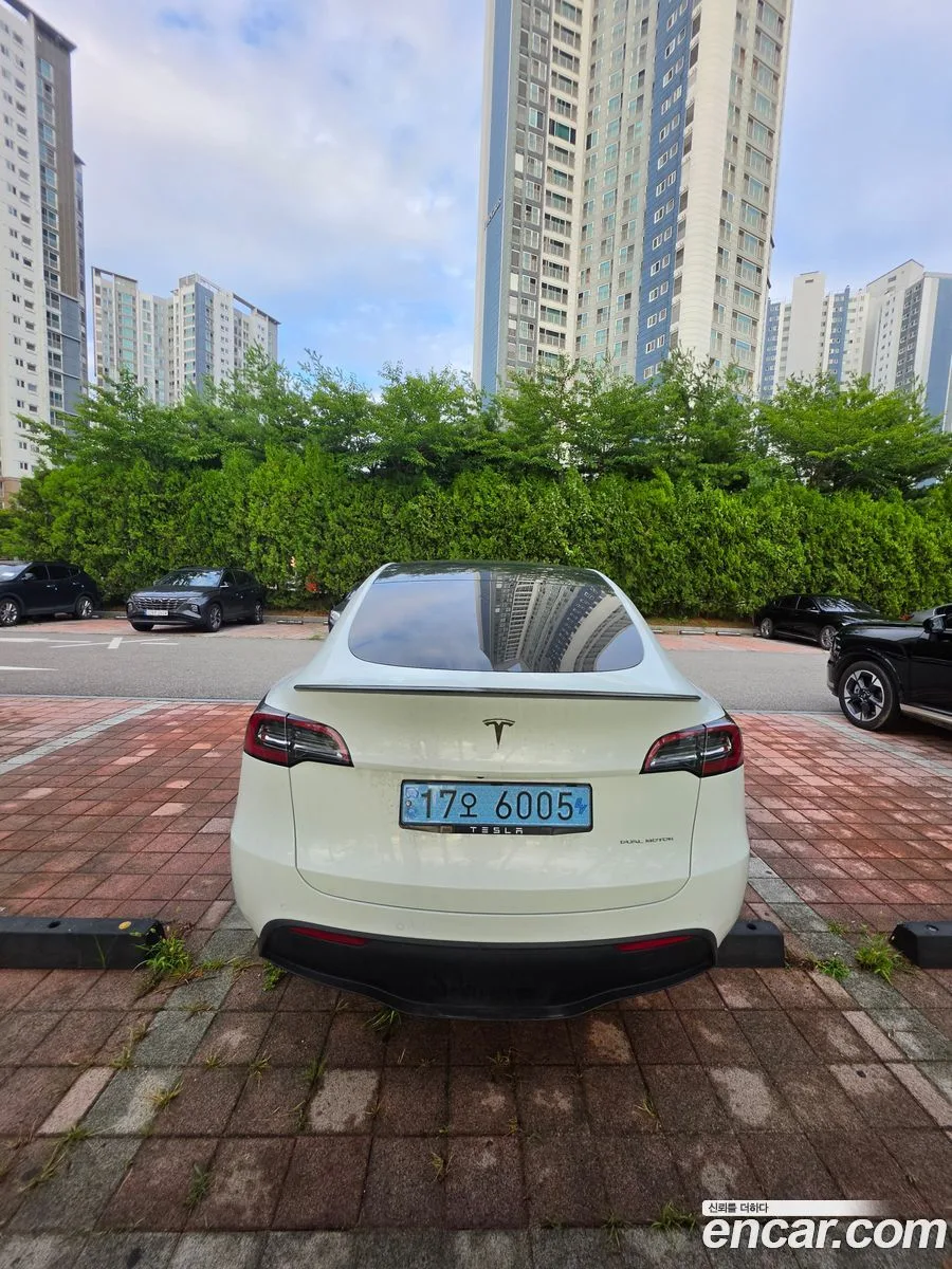 Tesla Model Y AWD 2022 — thumbnail 4