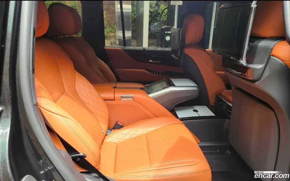 Lexus LX 700h VIP 2025 — thumbnail 2