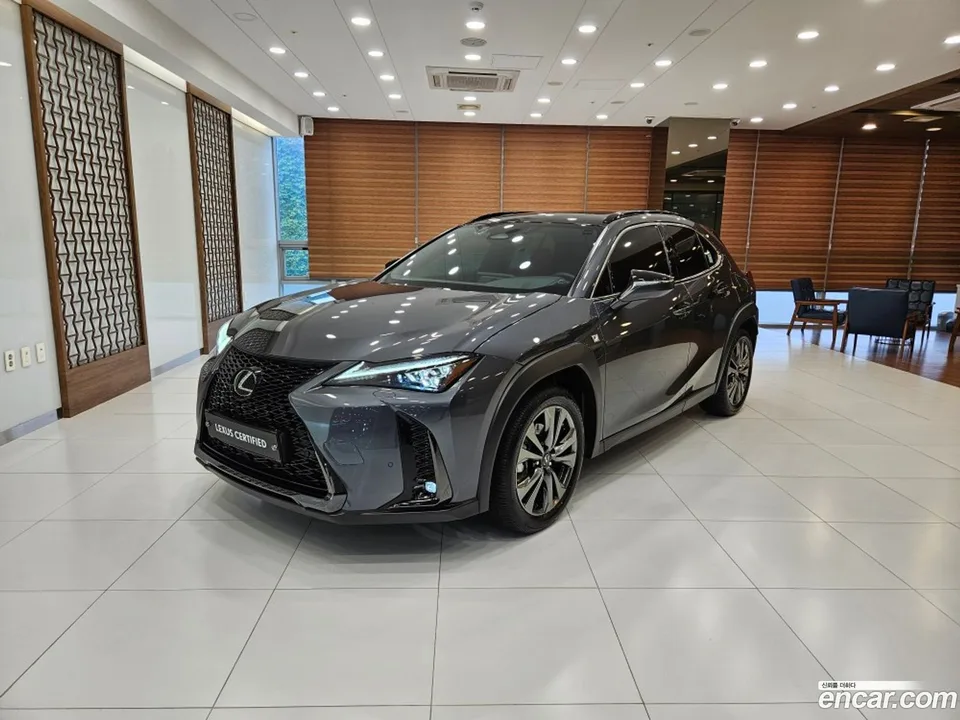 Lexus UX 300h 2.0 F-Sport 2WD 2025 — photo 1, buy with delivery to Moscow