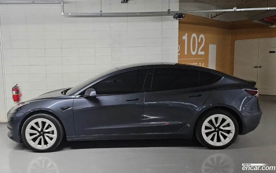 Tesla Model 3 AWD 2022 — thumbnail 4