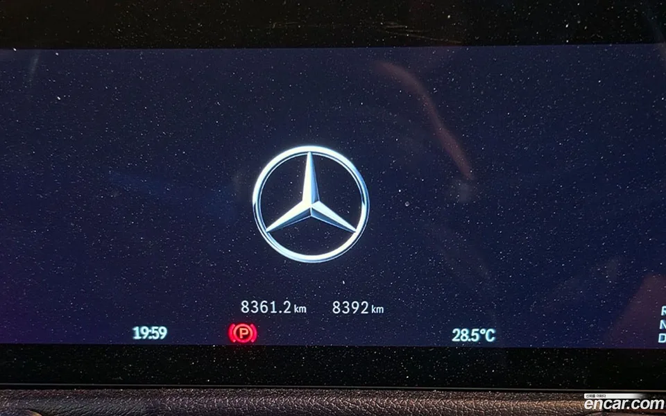 Mercedes-Benz GLB-Class GLB250 4MATIC 2024 — thumbnail 2