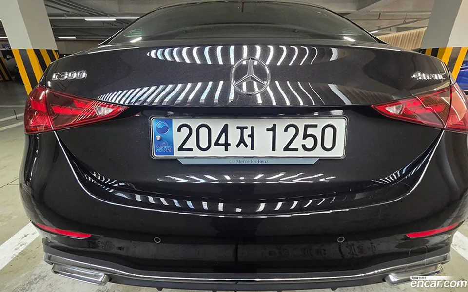 Mercedes-Benz C-Class C300 4MATIC AMG Line 2024 — thumbnail 2