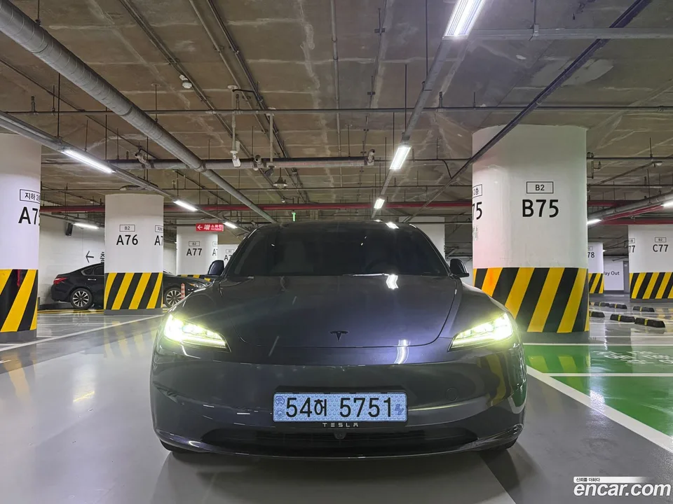 Tesla Model 3 RWD 2026 — photo 1, buy with delivery to Moscow