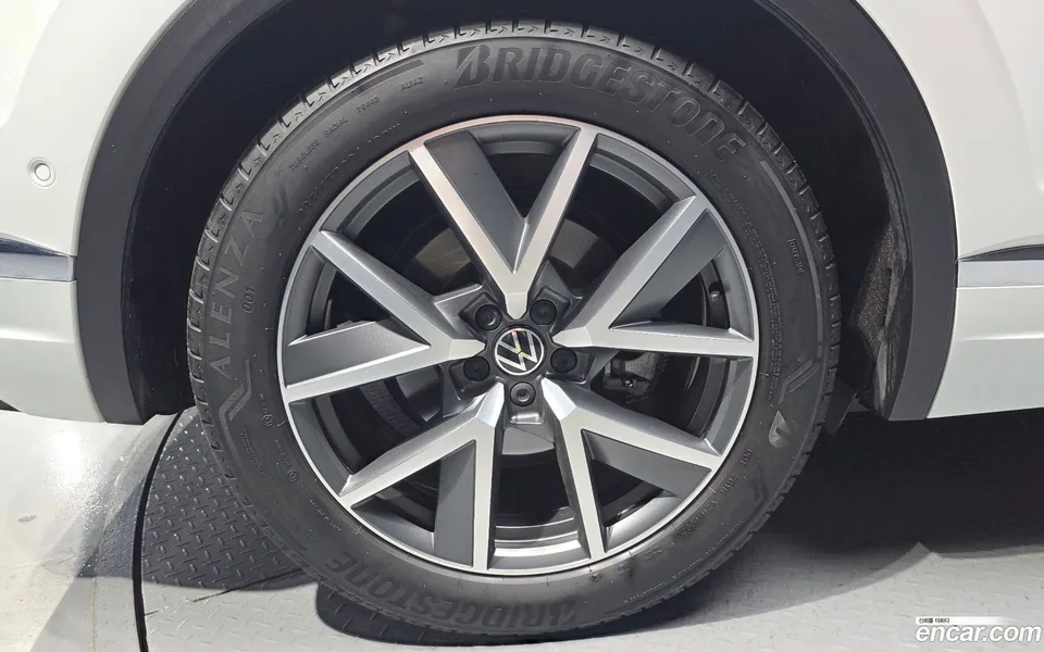 Volkswagen Touareg 3.0 TDI 2023 — thumbnail 2