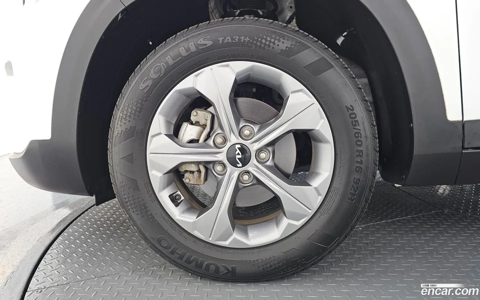 Kia Seltos 2.0 2WD 2023 — thumbnail 2