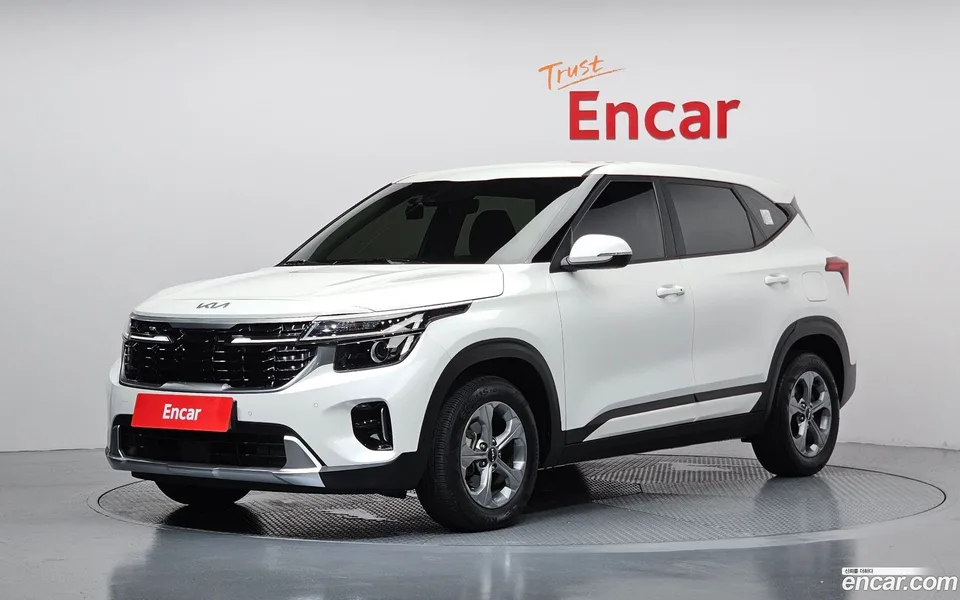 Kia Seltos 2.0 2WD 2023 — photo 1, buy with delivery to Moscow