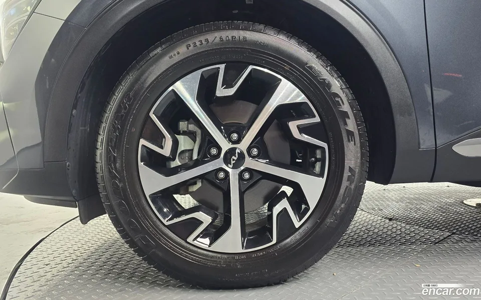 Kia Sportage Hybrid 2WD 2023 — thumbnail 2