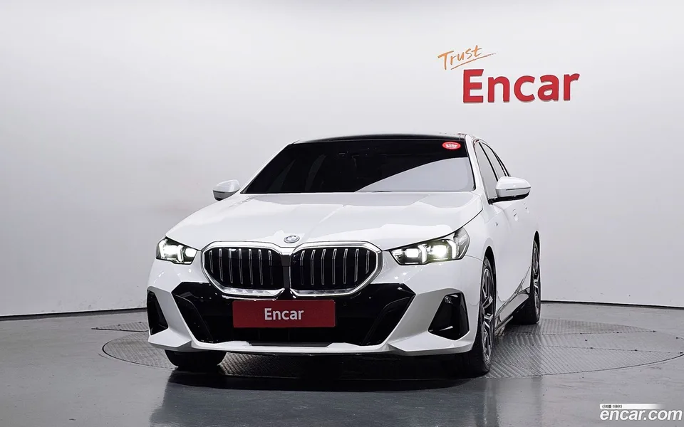 BMW i5 eDrive 40 M 2023 — thumbnail 3
