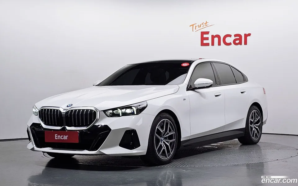 BMW i5 eDrive 40 M 2023 — photo 1, buy with delivery to Moscow