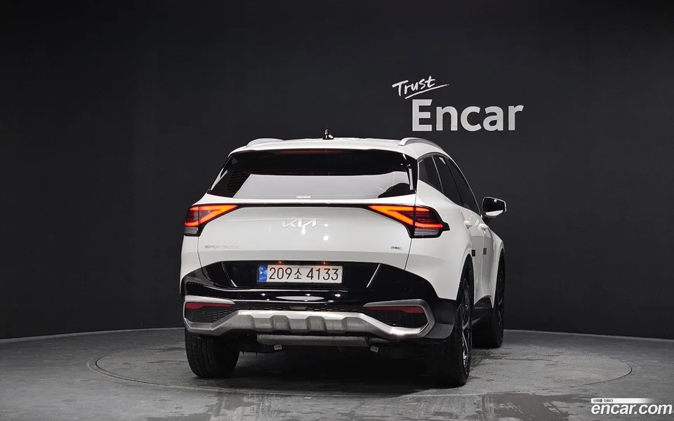 Kia Sportage Hybrid 2WD 2023 — миниатюра 4