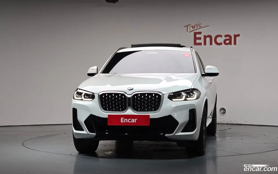 BMW X4 xDrive20i M 2023 — thumbnail 3