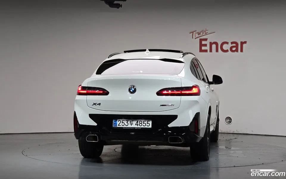 BMW X4 xDrive20i M 2023 — thumbnail 4
