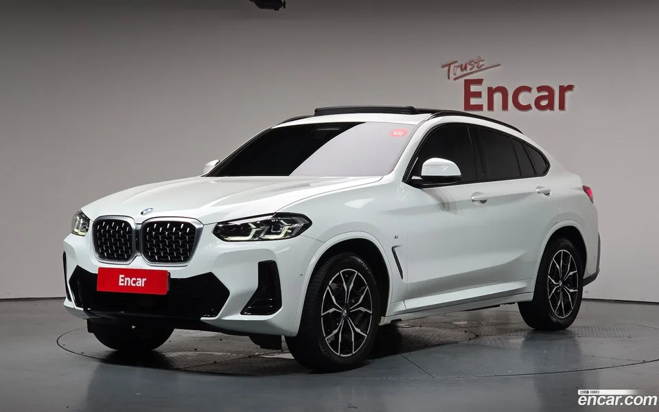 BMW X4 xDrive20i M 2023 — photo 1, buy with delivery to Moscow