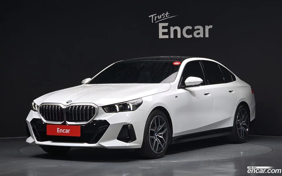 BMW 5 Series 520i M 2024 — photo 1, buy with delivery to Moscow