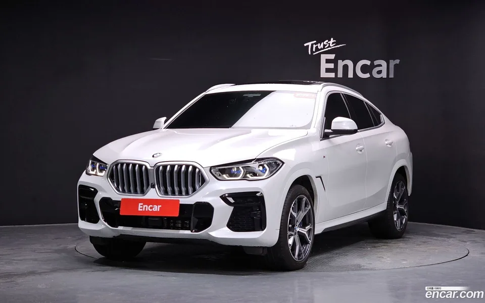 BMW X6 xDrive40i M 2022 — photo 1, buy with delivery to Moscow
