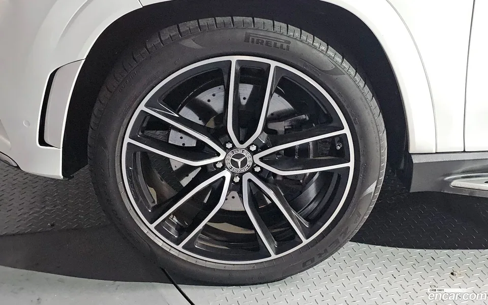 Mercedes-Benz GLS-Class GLS580 4MATIC 2023 — thumbnail 2
