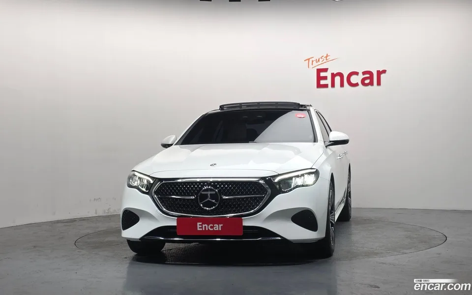 Mercedes-Benz E-Class E200 2026 — thumbnail 3