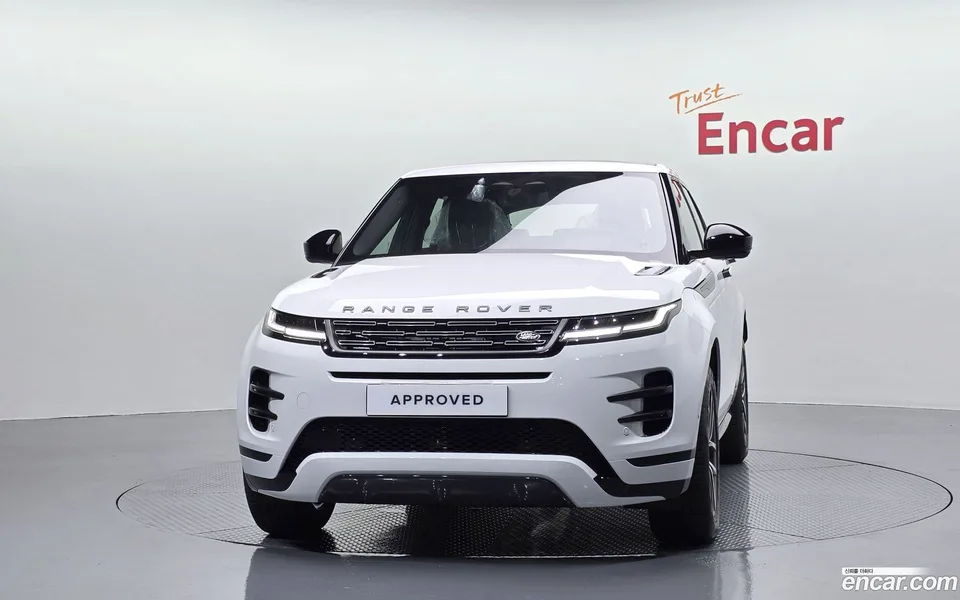 Land Rover Range Rover Evoque P250 SE 2026 — thumbnail 3