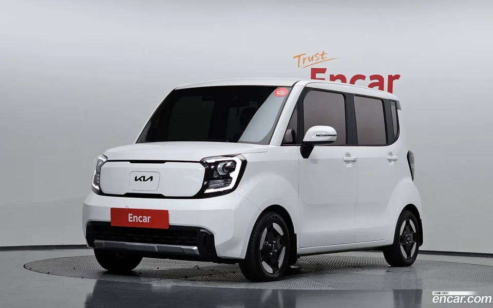 Kia Ray EV 2023 — photo 1, buy with delivery to Moscow