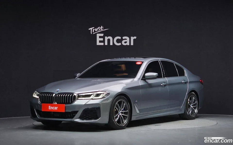 BMW 5 Series 520i M 2023 — photo 1, buy with delivery to Moscow