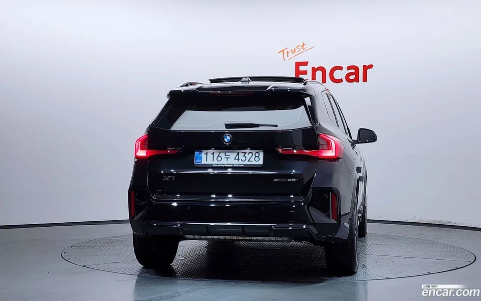 BMW X1 xDrive 20i M 2025 — thumbnail 4