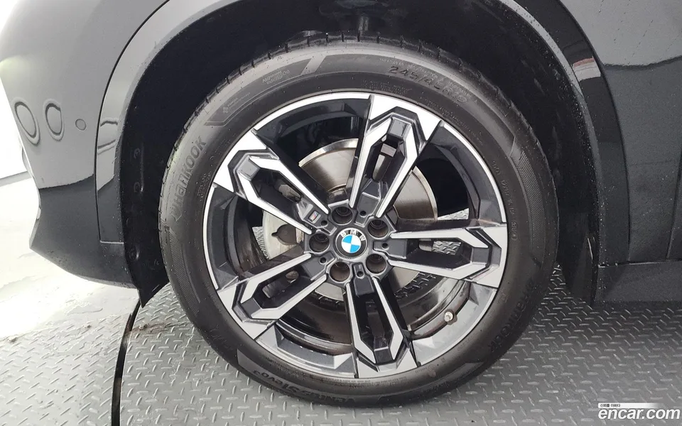 BMW X1 xDrive 20i M 2025 — thumbnail 5