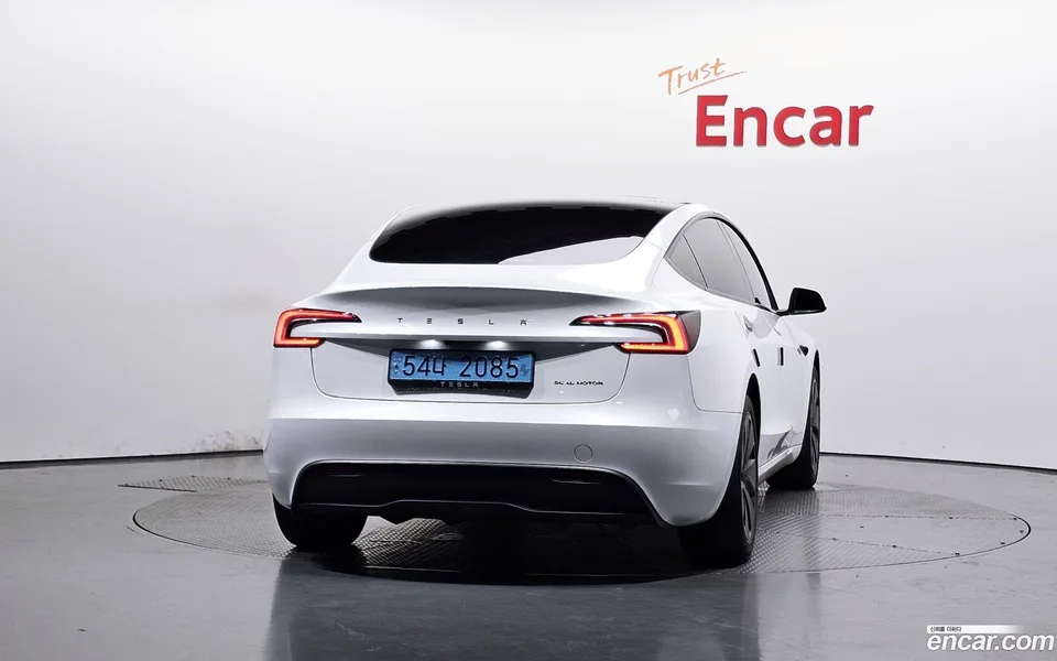 Tesla Model 3 AWD 2024 — миниатюра 4