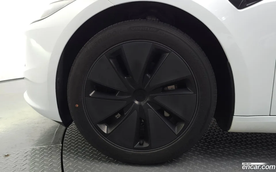 Tesla Model 3 AWD 2024 — миниатюра 5