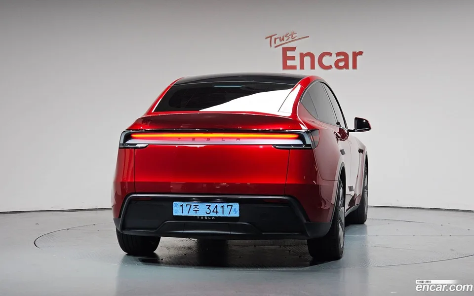 Tesla Model Y RWD 2025 — thumbnail 4
