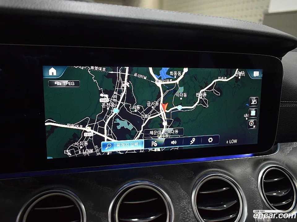 Mercedes-Benz E-Class E350 4MATIC AMG Line 2022 — thumbnail 2