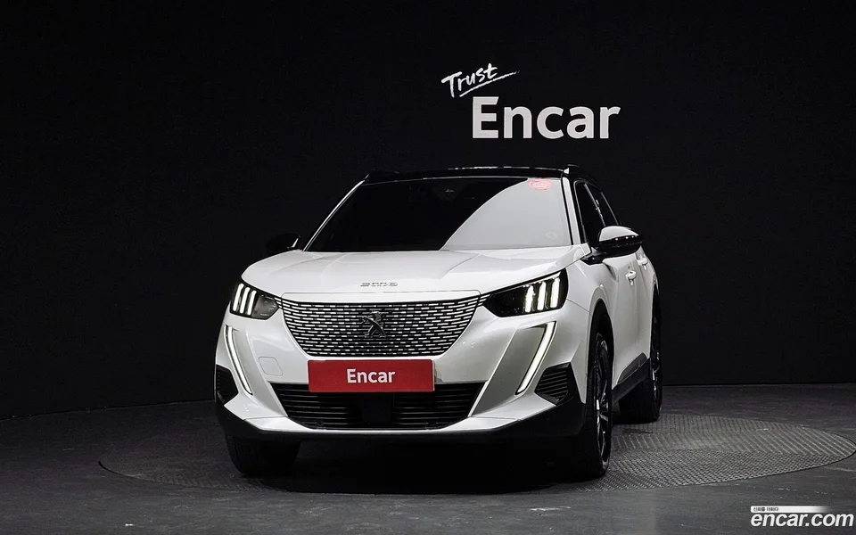 Peugeot e-2008 EV GT 2023 — миниатюра 3