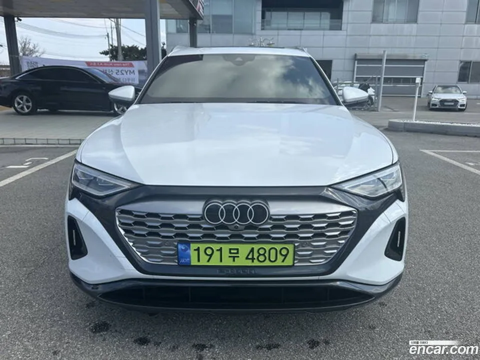 Audi Q8 e-tron 55 2024 — thumbnail 3