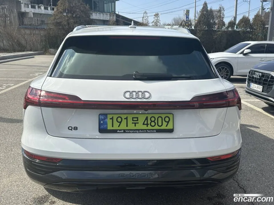 Audi Q8 e-tron 55 2024 — thumbnail 4